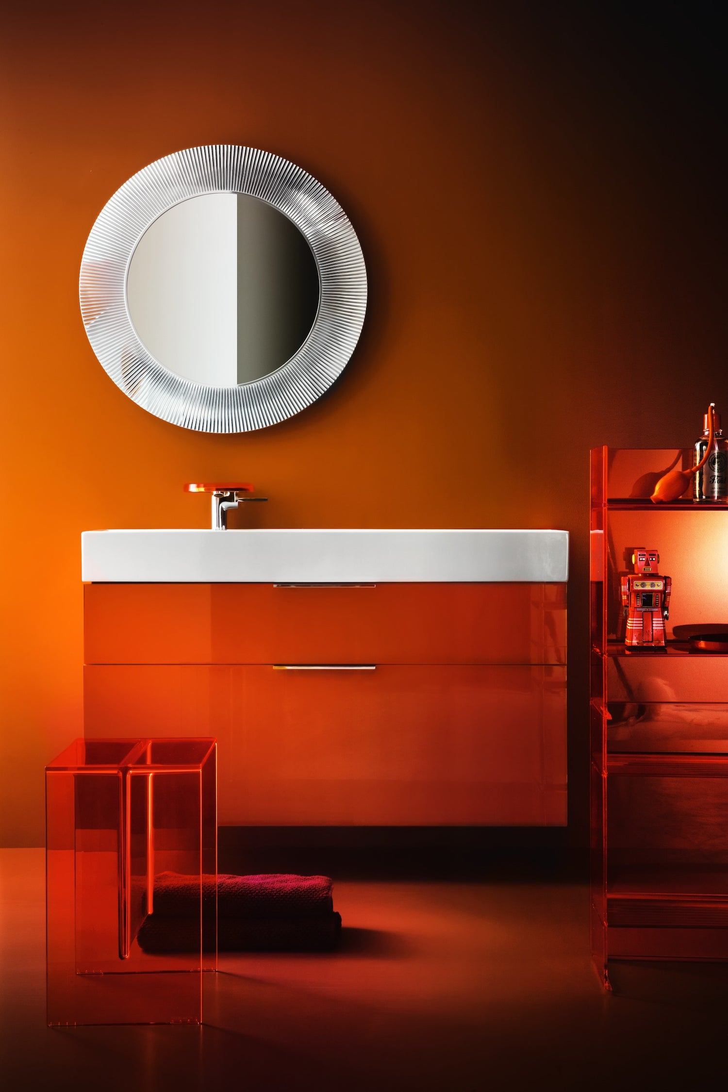 Orange badeværelsesmøbel