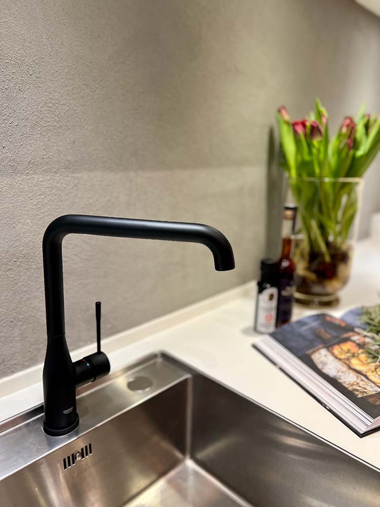 Grohe Essence køkkenarmatur, matsort