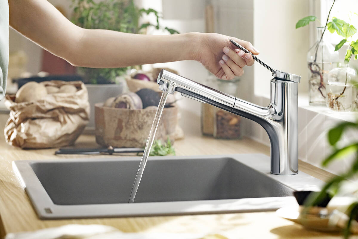Hansgrohe Zesis M33 køkkenarmatur 150, med udtræk, krom