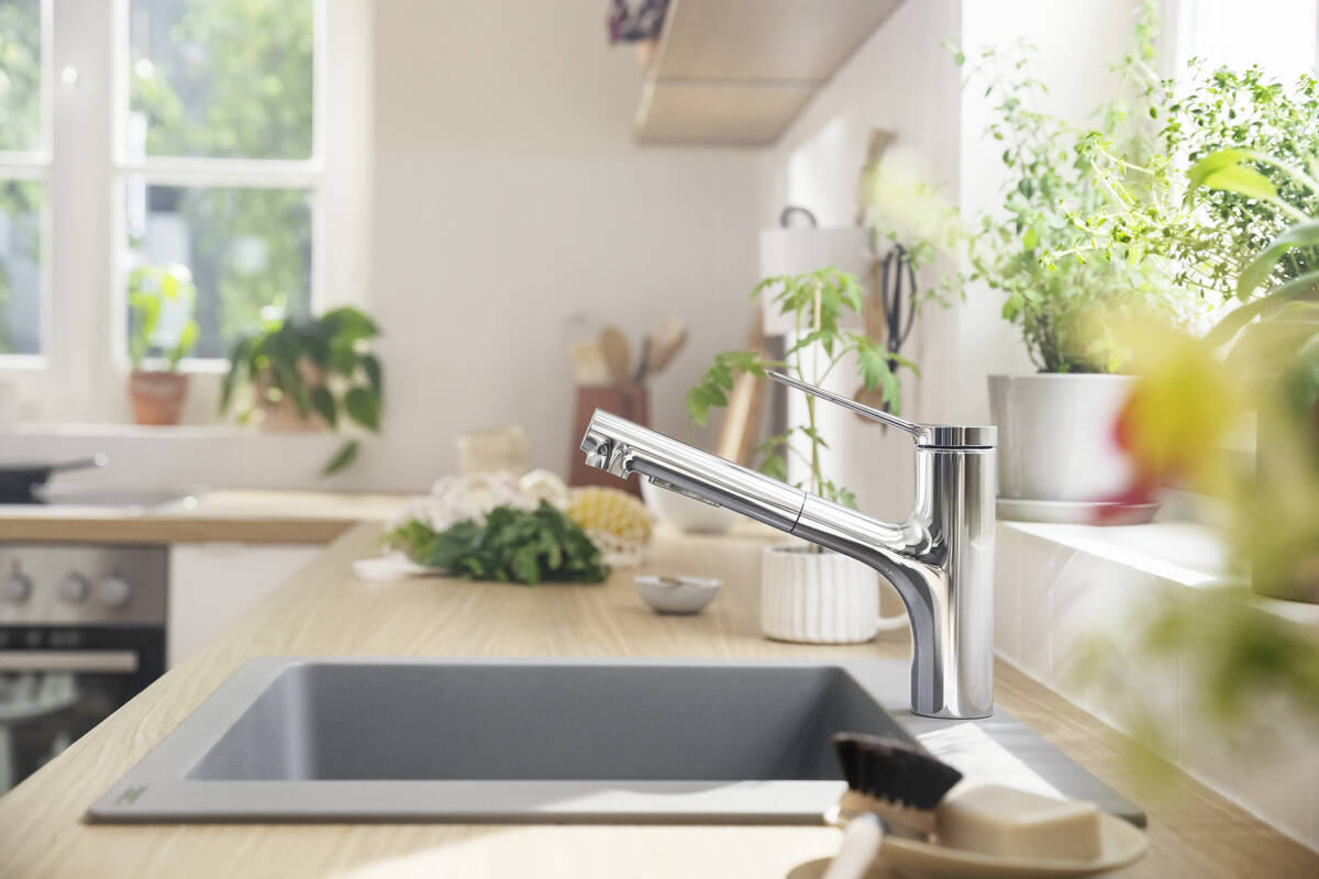 Hansgrohe Zesis M33 køkkenarmatur 150, med udtræk, krom