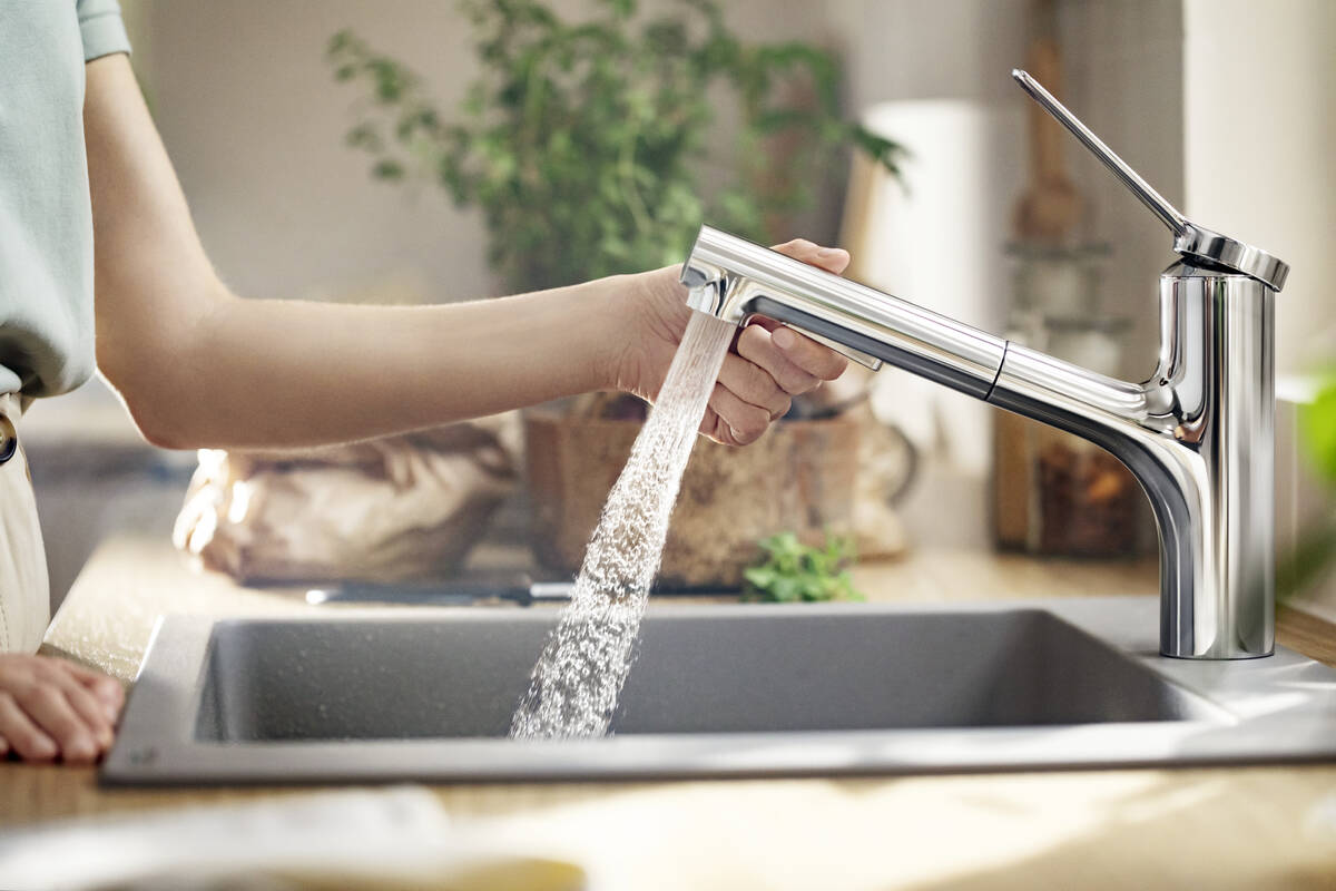 Hansgrohe Zesis M33 køkkenarmatur 150, med udtræk, krom