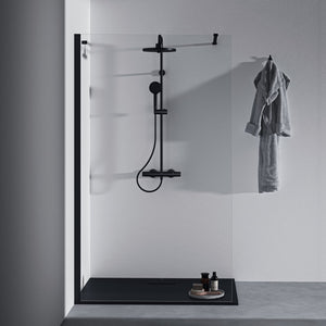 Ideal Standard Ceratherm T25+ brusesystem med termostat, mat sort – miljøbillede