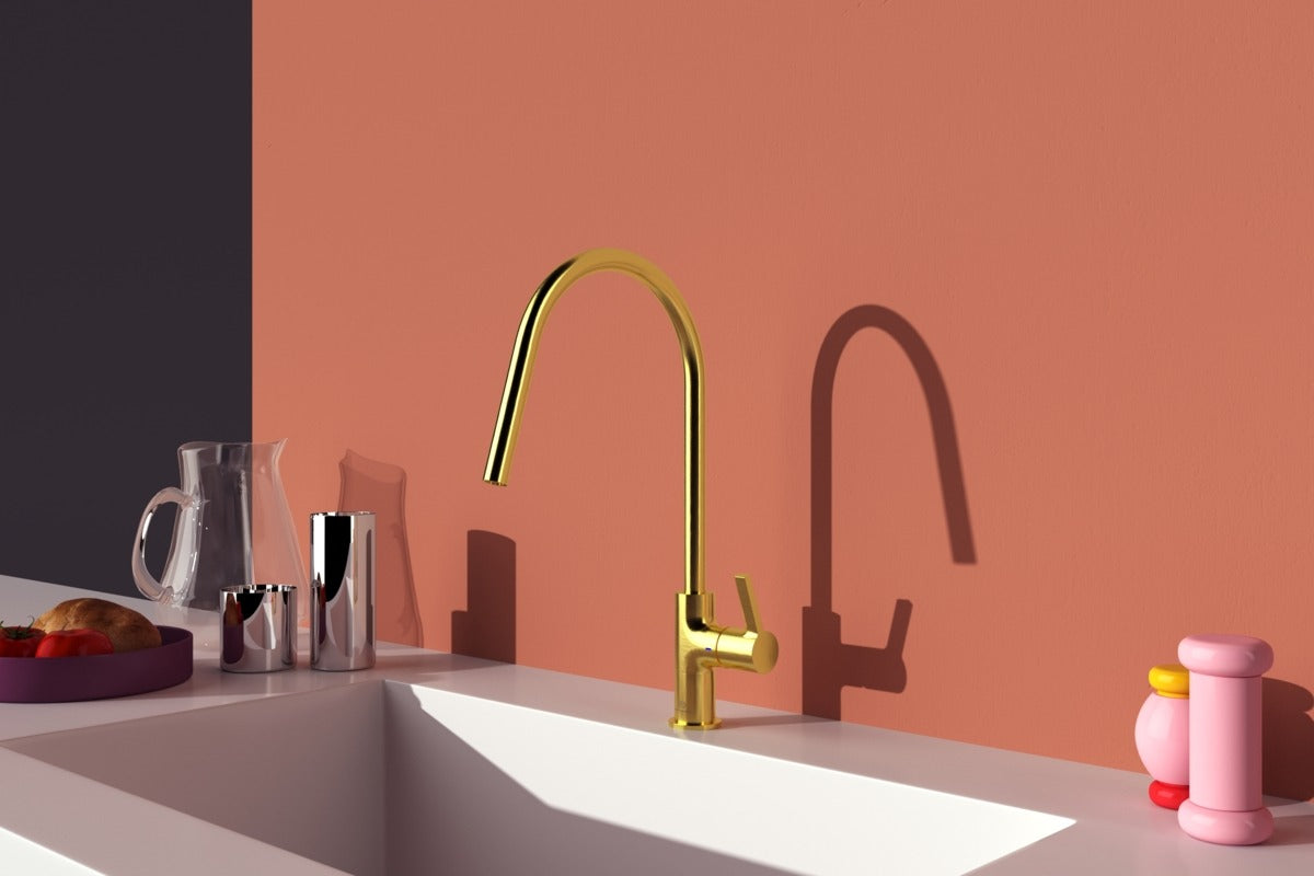 Ideal Standard Gusto køkkenarmatur med C-tud, Brushed Gold – miljøbillede