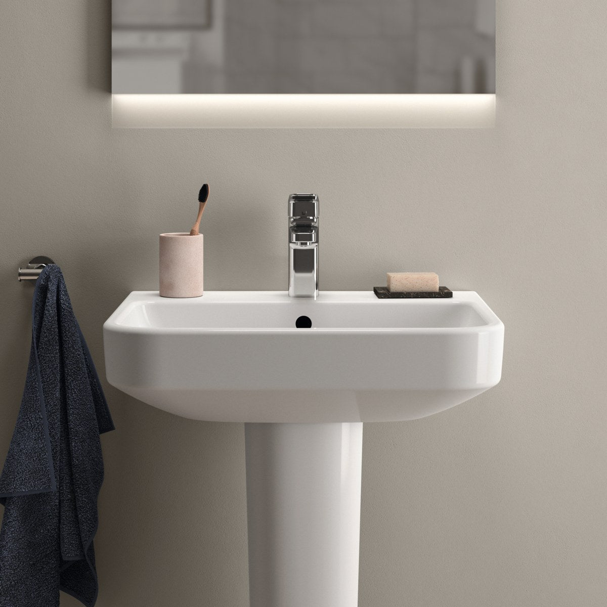 Ideal Standard i.life B håndvask, 55x44 cm, hvid – miljøbillede