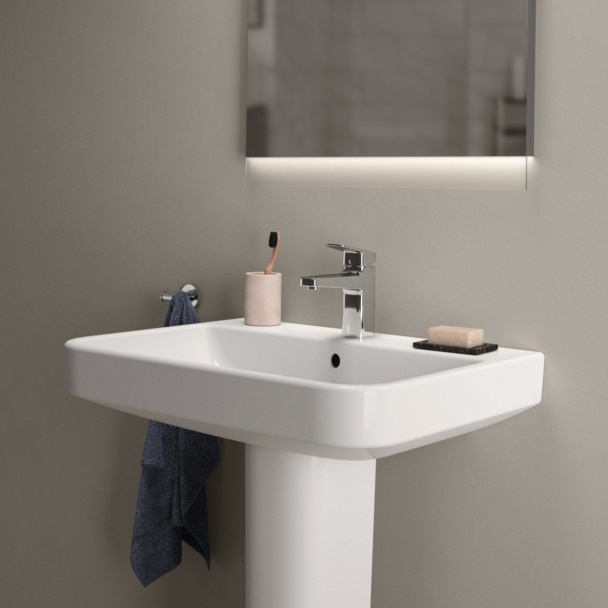 Ideal Standard i.life B håndvask, 65x48 cm, hvid – miljøbillede