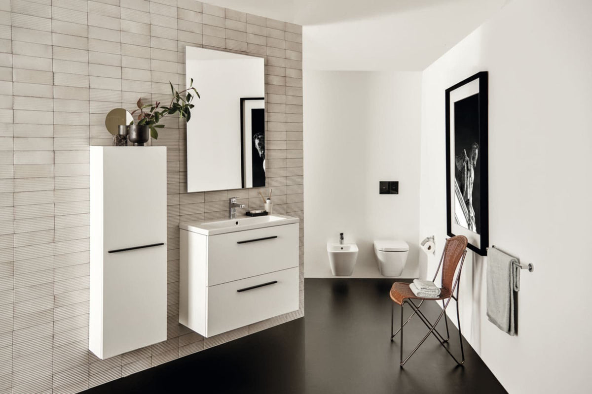 Ideal Standard i.life S væghængt toilet uden skyllekant inkl. soft close-sæde, hvid – miljøbillede