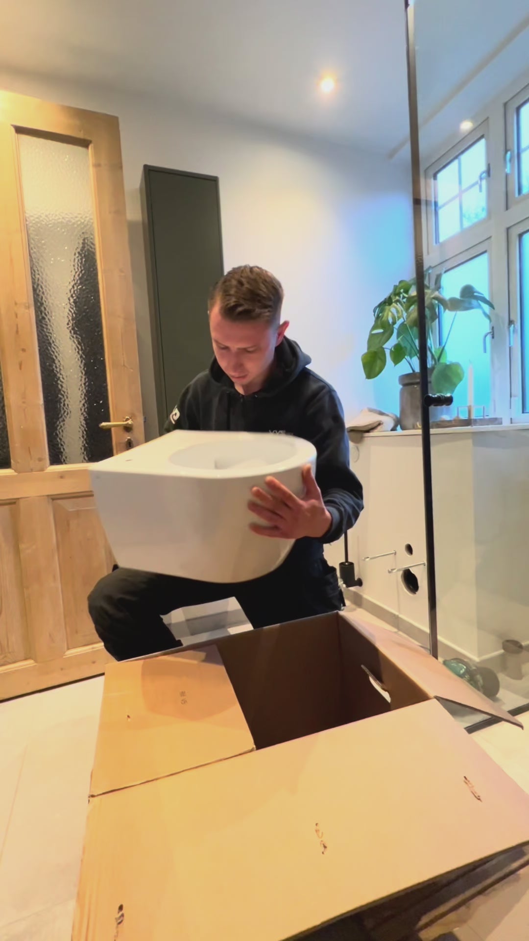 Indlæs video: Montering af toilet