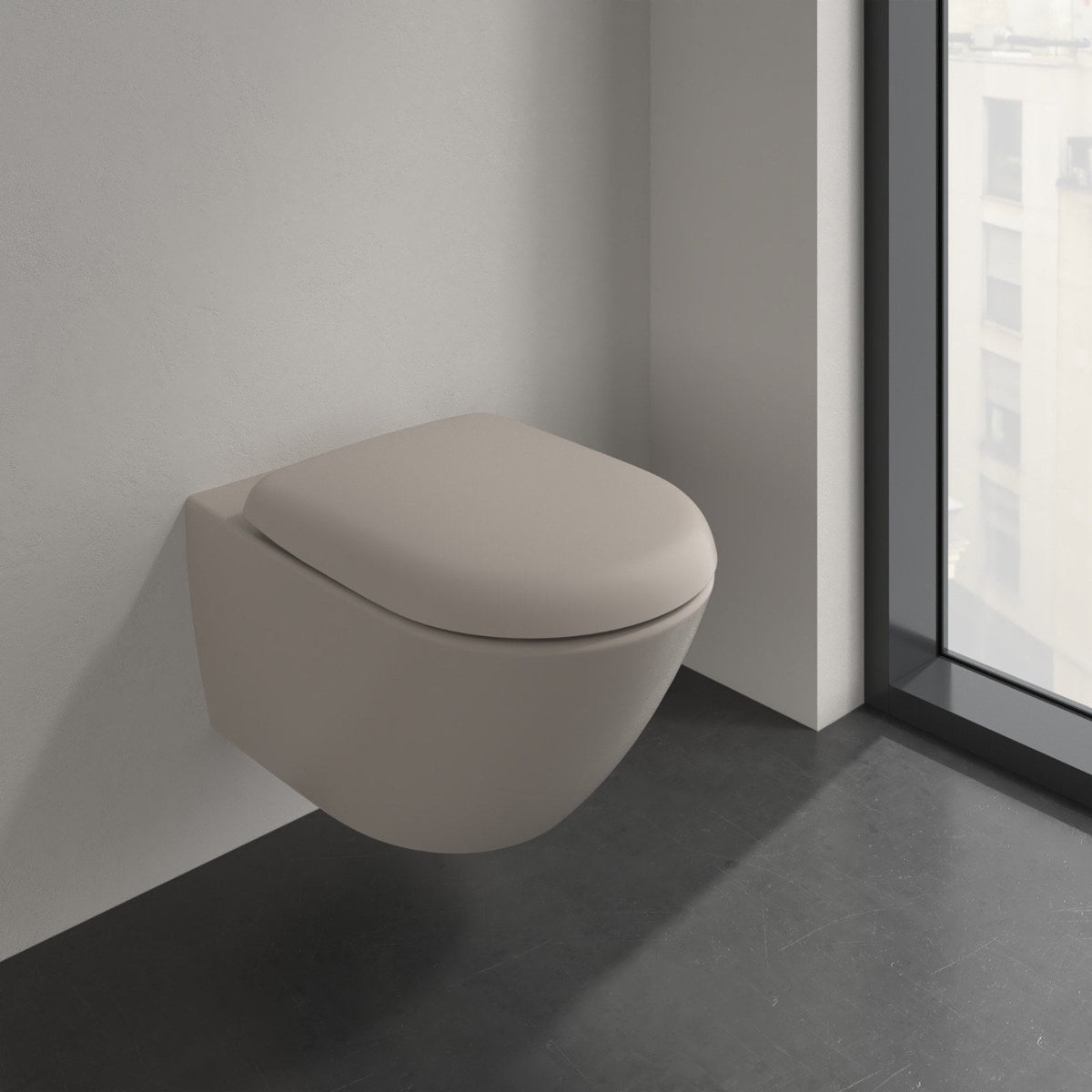 Villeroy & Boch Antao væghængt toilet uden skyllekant inkl. soft close-sæde, Almond (mat beige) – miljøbillede