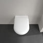 Villeroy & Boch Antao væghængt toilet uden skyllekant inkl. soft close-sæde, Stone White (mat hvid) – miljøbillede