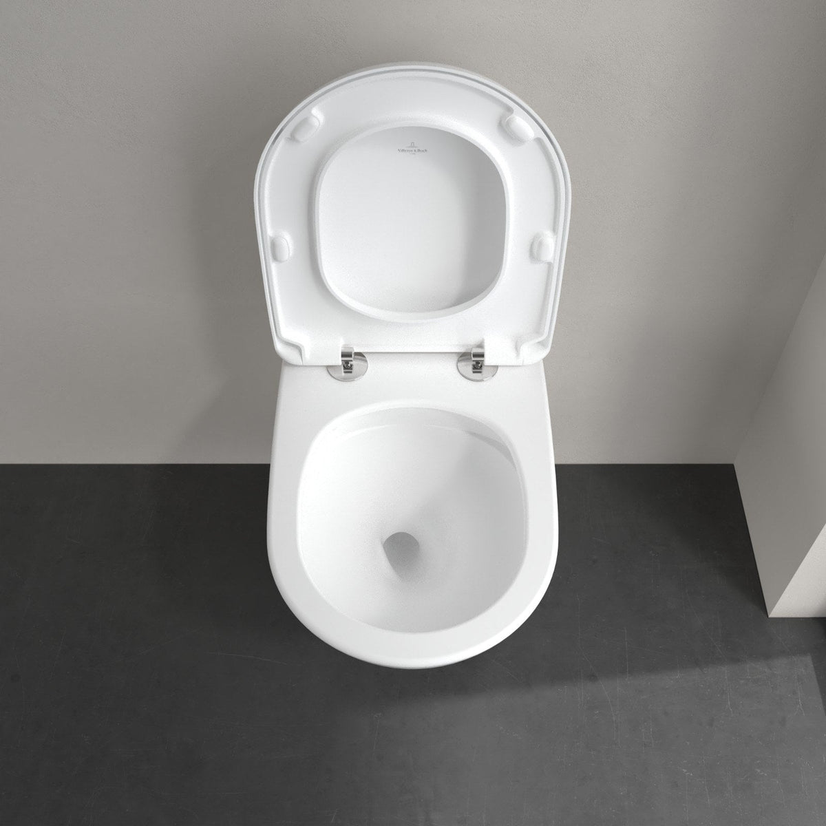 Villeroy & Boch Antao væghængt toilet uden skyllekant inkl. soft close-sæde, Stone White (mat hvid) – miljøbillede